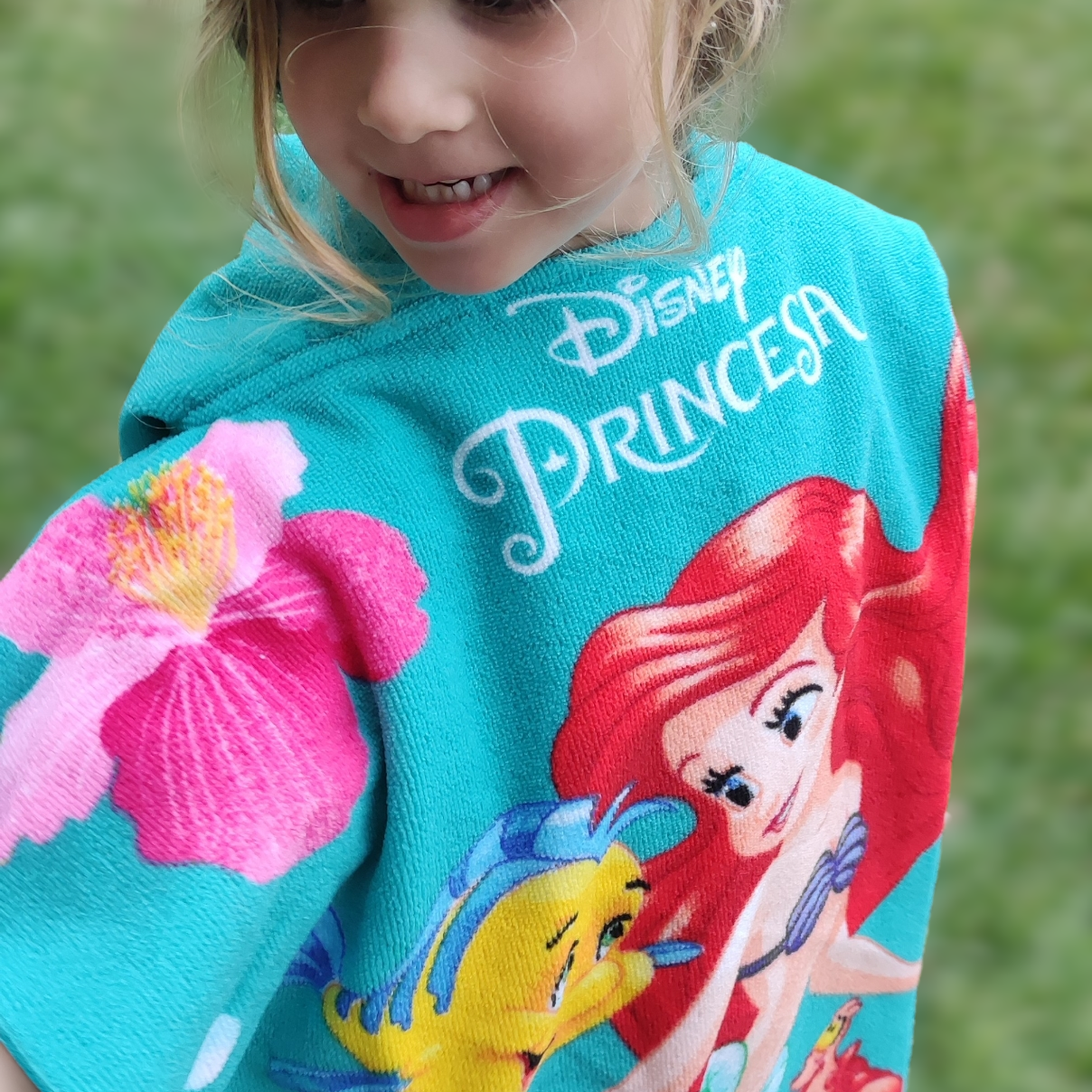 Toalla con capucha tipo poncho bebés niñas Ariel Disney